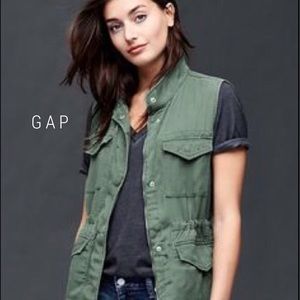 GAP utility cargo vest